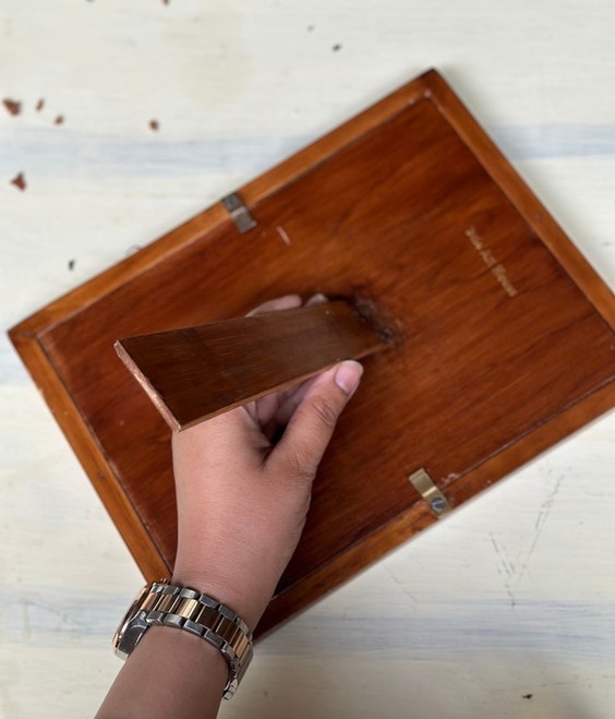 Buy Online Handcrafted Aari Zardozi Photo Frame (Maroon) Lucknow