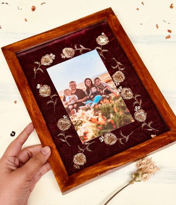 Buy Online Handcrafted Aari Zardozi Photo Frame (Maroon) Velvet Lucknow