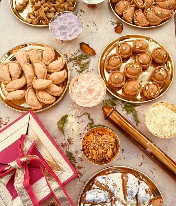 Gujiya Mithai Gift Hamper (Vegan)