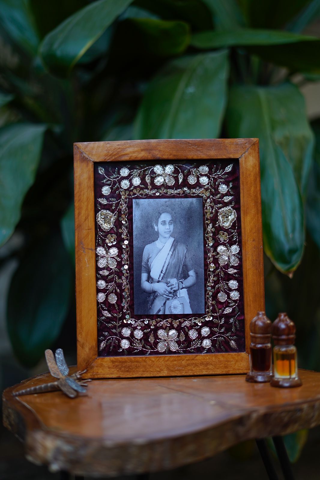 Handcrafted Aari Zardozi Photo Frame