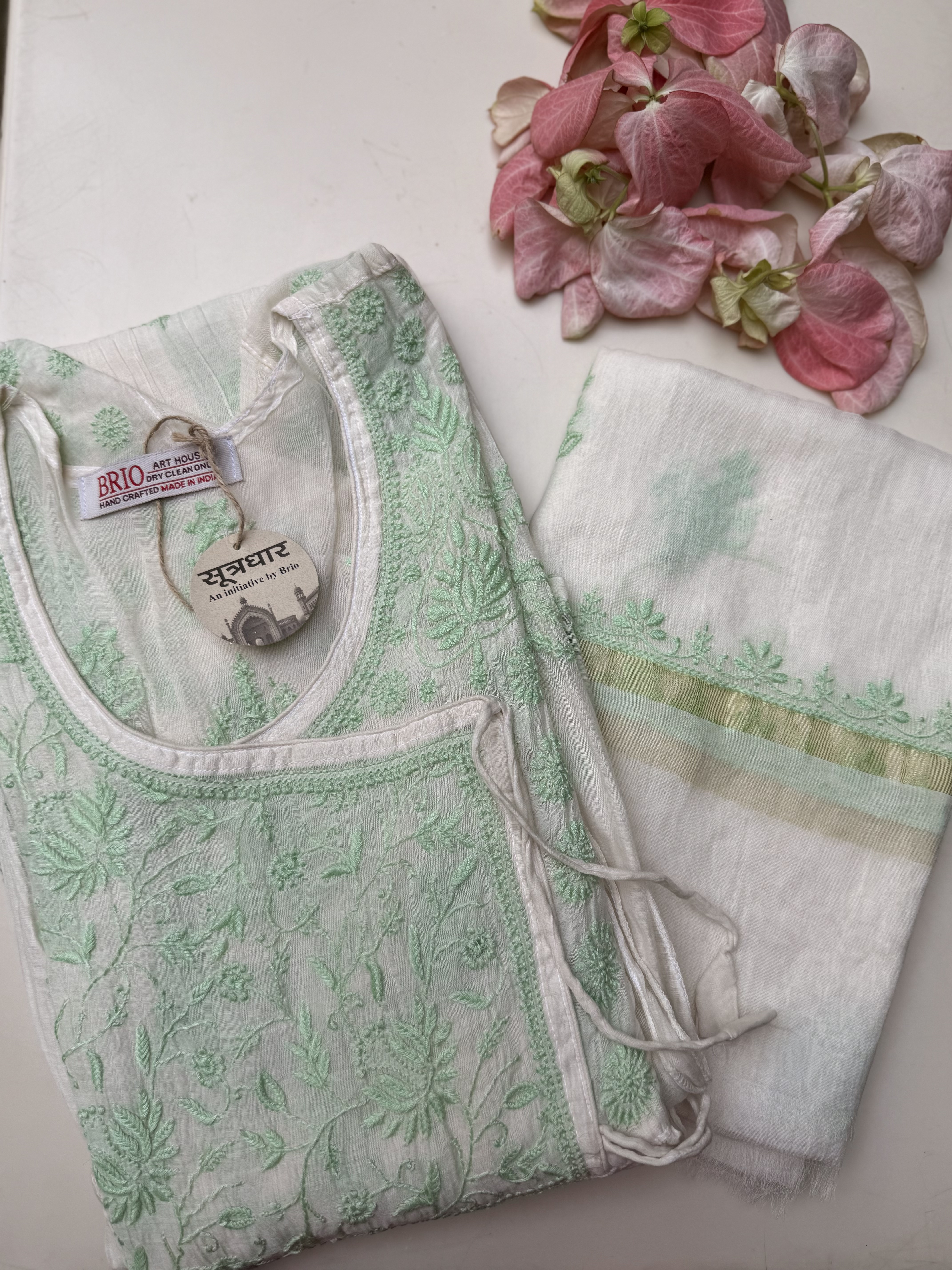 Chikankari Mul Anarkali Kurti With Stole (Semi-Stitched)